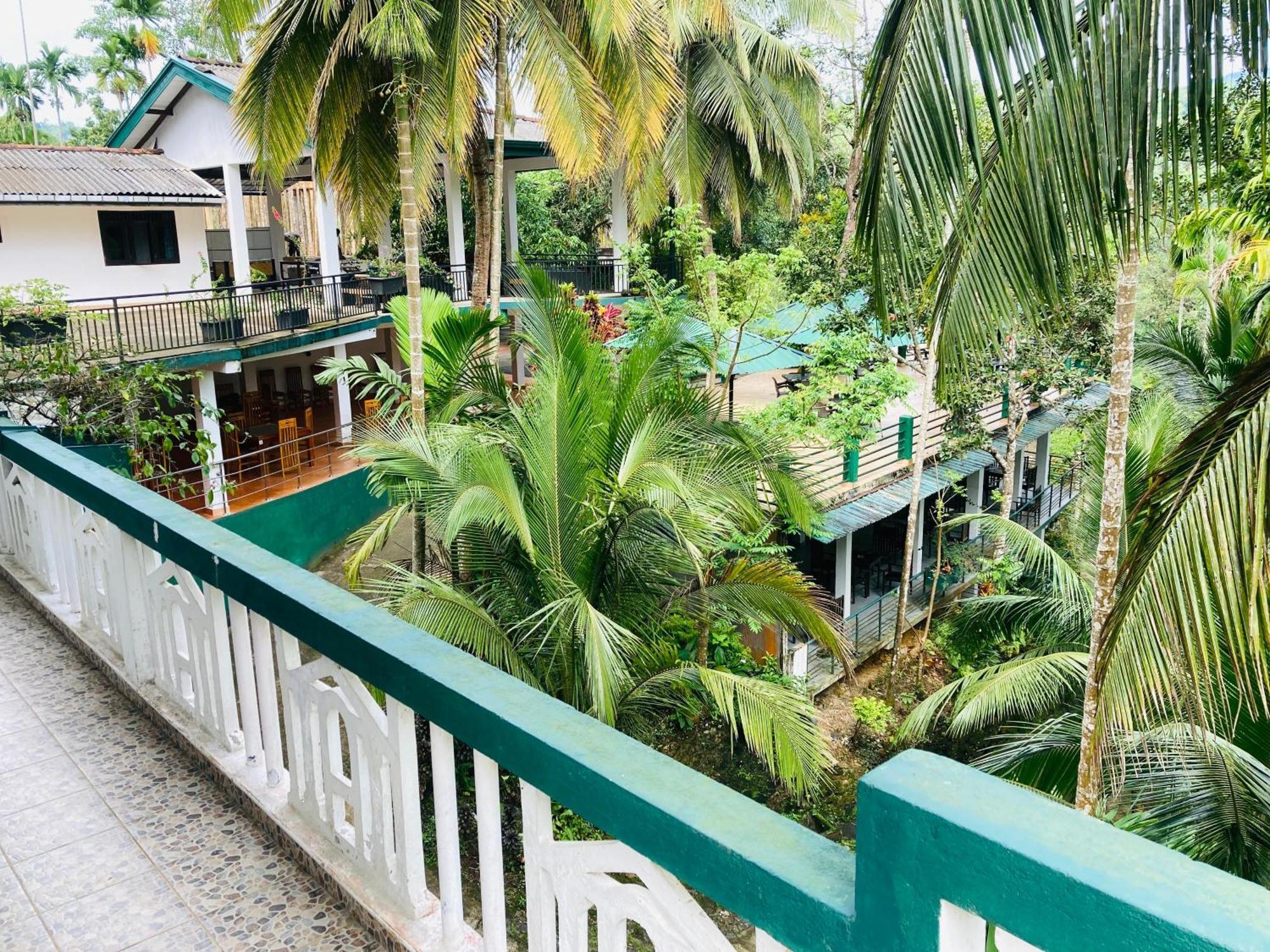 Rainforest Lodge, Deniyaya Singheraja Exterior photo